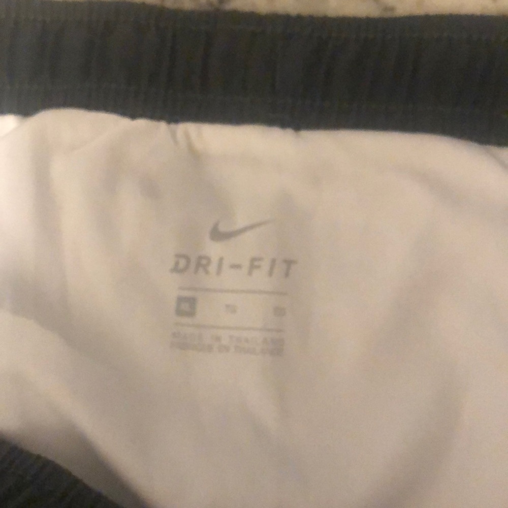 Girls XL Nike shorts - Picture 2 of 3